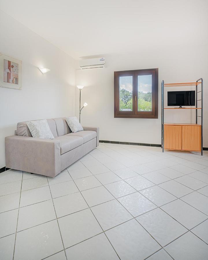 Ambra Holiday Rooms San Teodoro  Eksteriør billede