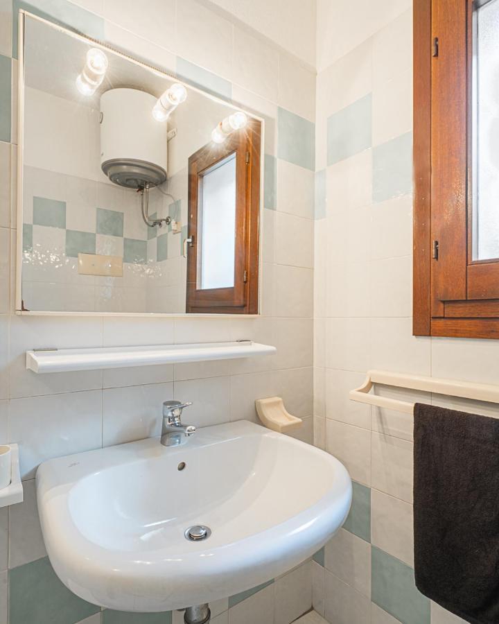 Ambra Holiday Rooms San Teodoro  Eksteriør billede